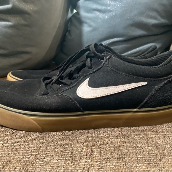 Nike SB Chronic 2 Black White Lace Up Sneakers Skater Flat Comfort Casual - Picture 4 of 6